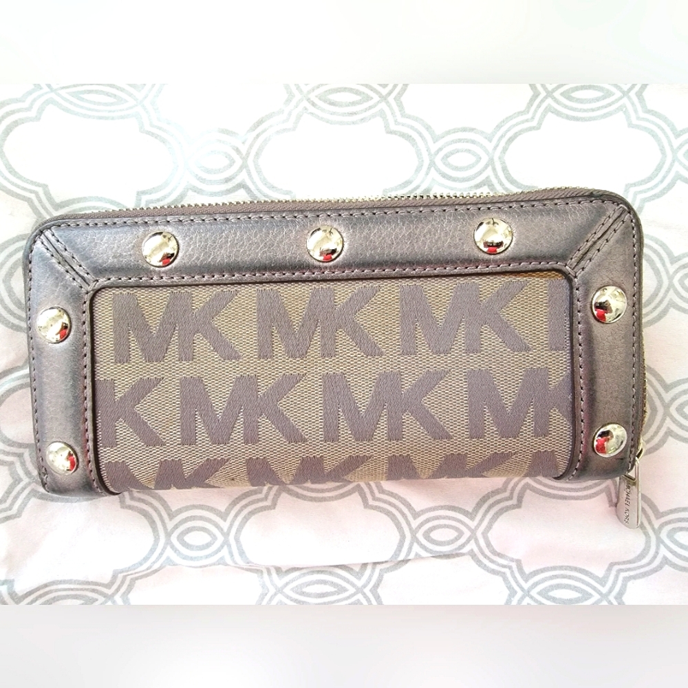 Michael Kors wallet